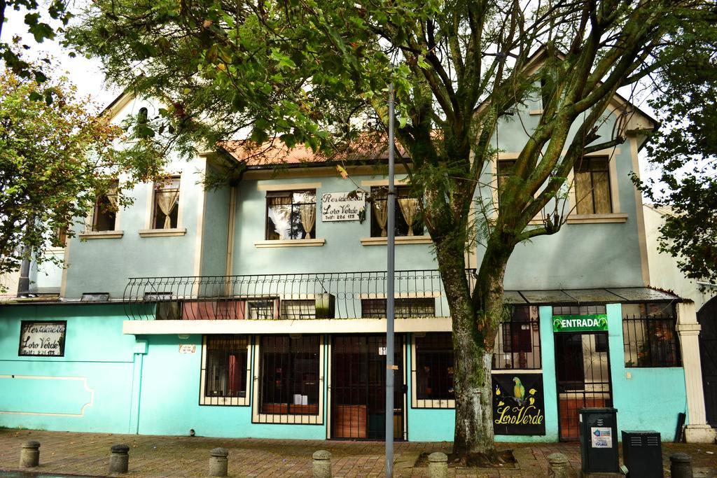 Hostal Loro Verde Quito Esterno foto